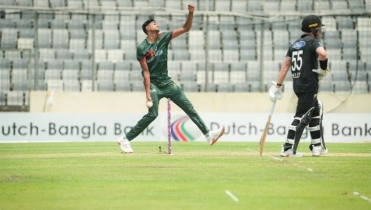 নাহিদের গতিতে দিশেহারা নিউজিল্যান্ড, করলো মাত্র ১৯৮ রান